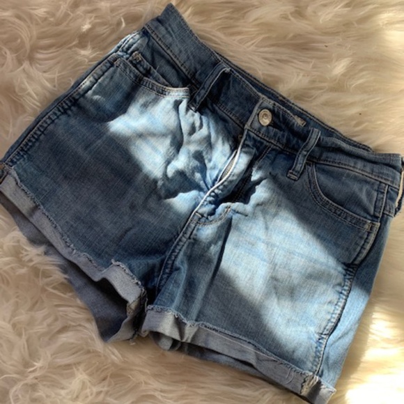Hollister high-waisted denim shorts - Picture 1 of 3